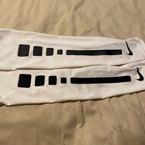 2 Nike basketball arm sleeves